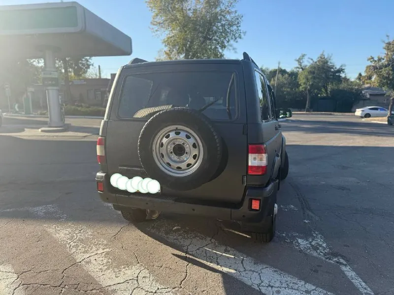 Продам патриот 2012 г. в. состояние как на фото, поварен, освежен в раптор, всё работает, дует, светит, моргает, двигатель, коробка, ходовка без нареканий, сел - поехал хоть до луны цену вижу 750.000 с предложениями в лс, обоснованный торг у капота переоформление в мрэо или по дкп - фотография - 6