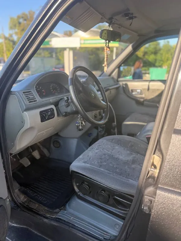 Продам патриот 2012 г. в. состояние как на фото, поварен, освежен в раптор, всё работает, дует, светит, моргает, двигатель, коробка, ходовка без нареканий, сел - поехал хоть до луны цену вижу 750.000 с предложениями в лс, обоснованный торг у капота переоформление в мрэо или по дкп - фотография - 7