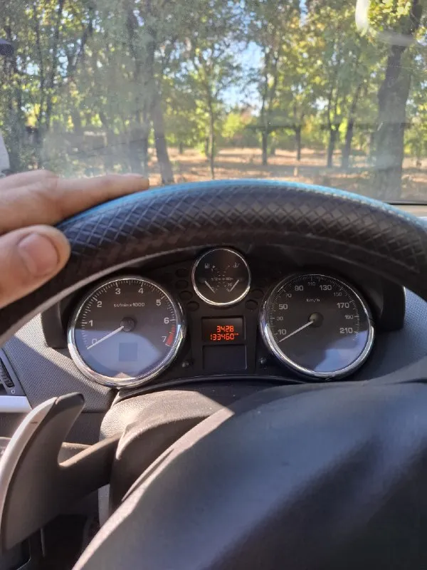 Продам peugeot 207,520000руб. 1,4 автомат, в идеальном состоянии,2009г,133000 родного пробега-подтвержден документально. ходовая обслужена до мелочей, машина не требует вложений вообще,1000км назад заменён грм, помпа, антифриз, масло, резина зима, лето. комплектация-стеклоподъемники, климат-контроль, хорошая музыка, в машине есть все для комфортной езды. для тех, кому нужен автомобиль без вложений-обращаться по номеру+79493874582 виктор, не перекуп машина своя. 📞 звоните: +7(949)3874582 - фотография - 6