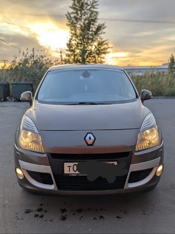 Renault scenic iii, 2.0, 1 хозяин, без дтп, идеальное состояние! продаётся renault scenic 2011 года в состоянии нового. машина по принципу «сел и поехал» без подводных камней. ​характеристики: ​двигатель: 2.0 л (140 л. с.), бензин ​коробка: автоматическая (классический гидротрансформатор) ​пробег: 140 000 км (оригинальный) ​владельцы: 1 ​птс: оригинал ​ключевые преимущества: ​идеальная автотека: без дтп, расчётов и выплат. ​заводской окрас: ни одна деталь не перекрашивалась. ​все стёкла родные: включая лобовое. ​богатая комплектация: двухзонный климат-контроль, круиз-контроль, датчики света/дождя, акпп tiptronic и др. ​отличное техническое состояние: полностью обслужен. запаска ни разу не ставилась. ​любые проверки приветствуются. машина для тех, кто ценит честность. ​цена: [1.050.000] торг у капота. телефон: [8 903 470 50 67] телеграм + 7 949 003 60 29.. .. - фотография - 2