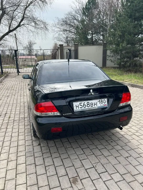 Mitsubishi lancer 1.6 год выпуска: 2007 двигатель: 1.6 л коробка передач: механика привод: передний ✅ техническое состояние: нареканий нет, машина на уверенном ходу! ✅ комплектация: - кондиционер - электростеклоподъемники - подогрев сидений - регулировка зеркал - центральный замок 🔹 салон: ухоженный, 2 комплекта ключей, 2 комплекта шин (лето/зима). 🔹 лкп: есть незначительные нюансы (рыжики). 📄 документы: чистые, проблем нет. 🔍 проверки: возможны за ваш счет. 💰 цена: 430 000 руб(торг у капота) 📍 город: донецк 📞 контакты: +79493703484 - фотография - 3