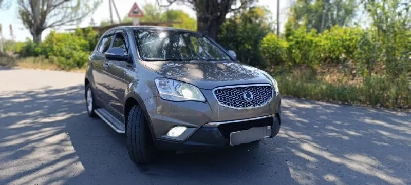 Продам семейный автомобиль ssangyong actyon 2013 акп 2л. дизель в отличном состоянии. пробег 216(не скручен). по технической части всё отлично. вложений не требует. салон ухоженный. музыка на андроиде с усилителем. камера заднего вида. свет: led оптика по кругу. резина новая(2 комплекта на оригинальных дисках). любые проверки приветствуются. по запросу скину автотеку. все вопросы по телефону +79493458548 - фотография - 2