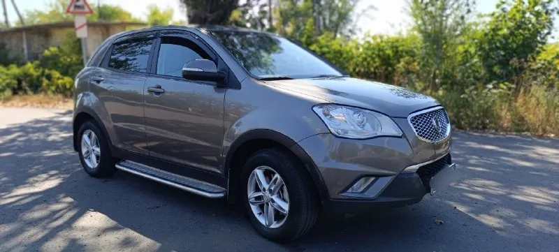 Продам семейный автомобиль ssangyong actyon 2013 акп 2л. дизель в отличном состоянии. пробег 216(не скручен). по технической части всё отлично. вложений не требует. салон ухоженный. музыка на андроиде с усилителем. камера заднего вида. свет: led оптика по кругу. резина новая(2 комплекта на оригинальных дисках). любые проверки приветствуются. по запросу скину автотеку. все вопросы по телефону +79493458548 - фотография - 4