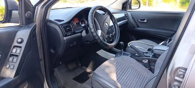 Продам семейный автомобиль ssangyong actyon 2013 акп 2л. дизель в отличном состоянии. пробег 216(не скручен). по технической части всё отлично. вложений не требует. салон ухоженный. музыка на андроиде с усилителем. камера заднего вида. свет: led оптика по кругу. резина новая(2 комплекта на оригинальных дисках). любые проверки приветствуются. по запросу скину автотеку. все вопросы по телефону +79493458548 - фотография - 9