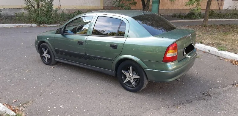 Продаётся opel astra g 2001 год 1.4. 90. лошадей мотор работает как часы тихо не дымит не троит масло не расходует коробка отлично ходовая часть мячик автомобиль в отличном состоянии за машину не стыдно кондиционер работает холодит очень хорошо подогрев зеркал подогрев заднего стекла вся электрика всё что должно работать всё работает как говорится сел и поехал. цена 385 т. р. вопросы по телефону +79495823678 - фотография - 3