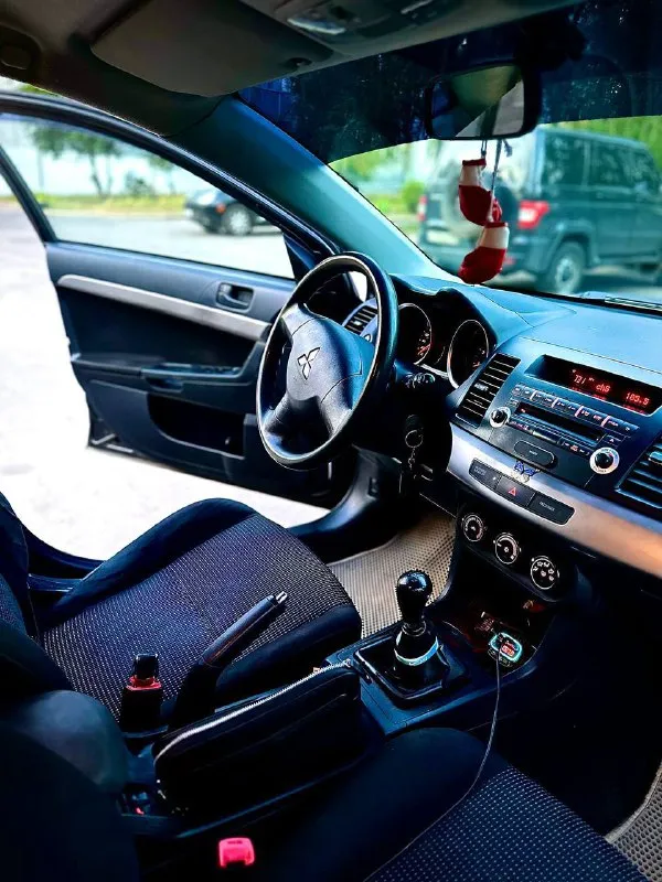 💶 цена: 680.000₽ 📮 город: донецк 🚘 марка / модель: mitsubishi lancer x 📅 год выпуска: 2008 📊 пробег: 174.000 ⛽ двигатель (тип, объем, мощность): бензин 1.5 109л/с 🔧 тип кпп: механика 👨‍⚖ владельцев в птс: 1 на 180, за все время 3 ⏳ срок владения: 2 года 📝 описание: было бережное отношение к авто. масло менялось раз в 7 тысяч. ходовая, двигатель, кпп обслужены. кузов в родном окрасе, были пару косметических подкрасов. авто покупал у знакомого, машину знаю давно. два комплекта колес (обе резины прошли 1.5 сезона) причина продажи нужен авто побольше. ☎ по всем вопросам 📞 +7(949)4056097 📲 tg: игорь щербаков 📞 звоните: +7(949)4056097 - фотография - 2