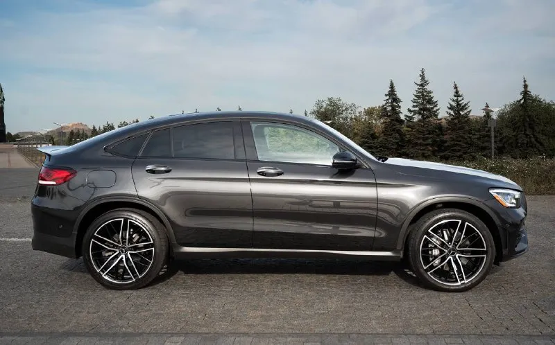 🚘 продаётся mercedes-benz glc coupe 43 amg 📍 донецк год: 2022 цвет: серый комплектация: amg пробег: 31 000 км цена: 5 800 000 автомобиль в идеальном техническом состоянии. 3 литра biturbo, 390 л. с. адаптивная подвеска, люк, датчики слепых зон, камеры 360 и т. д. 📲 по всем вопросам — телефон/telegram +79493856568 - фотография - 3