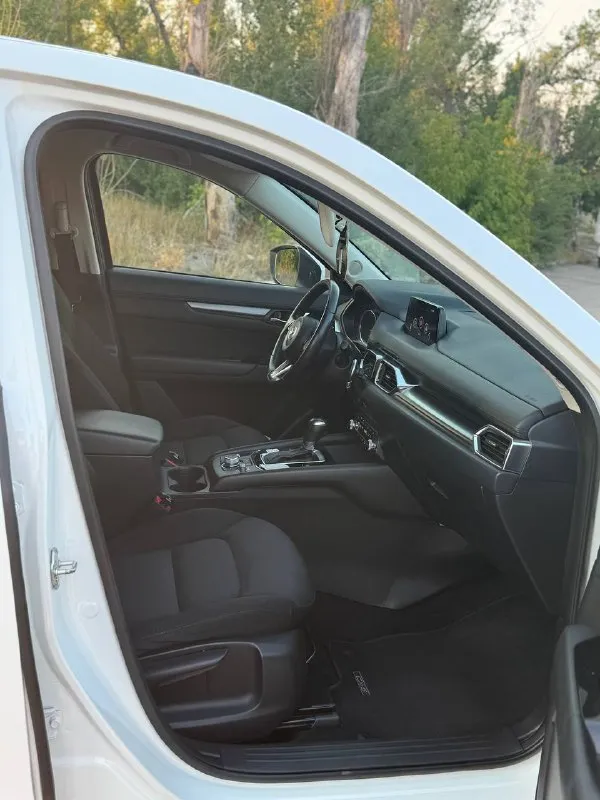 Mazda cx-5 2020 год выпуска, машина официальная, покупалась в офф дилере, не пригнанная, европа сборка, полная комплектация, состояние отличное, вложений никаких не требует, для более подробной информации звонить по номеру - +79495180296 - цена 2.550 или обмен - фотография - 10