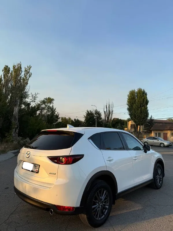 Mazda cx-5 2020 год выпуска, машина официальная, покупалась в офф дилере, не пригнанная, европа сборка, полная комплектация, состояние отличное, вложений никаких не требует, для более подробной информации звонить по номеру - +79495180296 - цена 2.550 или обмен - фотография - 4