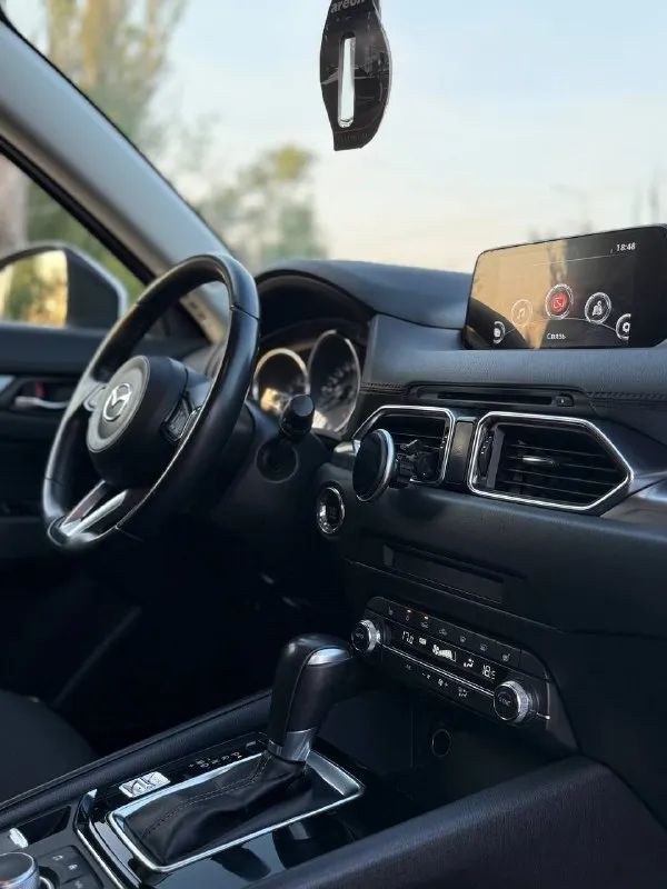 Mazda cx-5 2020 год выпуска, машина официальная, покупалась в офф дилере, не пригнанная, европа сборка, полная комплектация, состояние отличное, вложений никаких не требует, для более подробной информации звонить по номеру - +79495180296 - цена 2.550 или обмен - фотография - 6