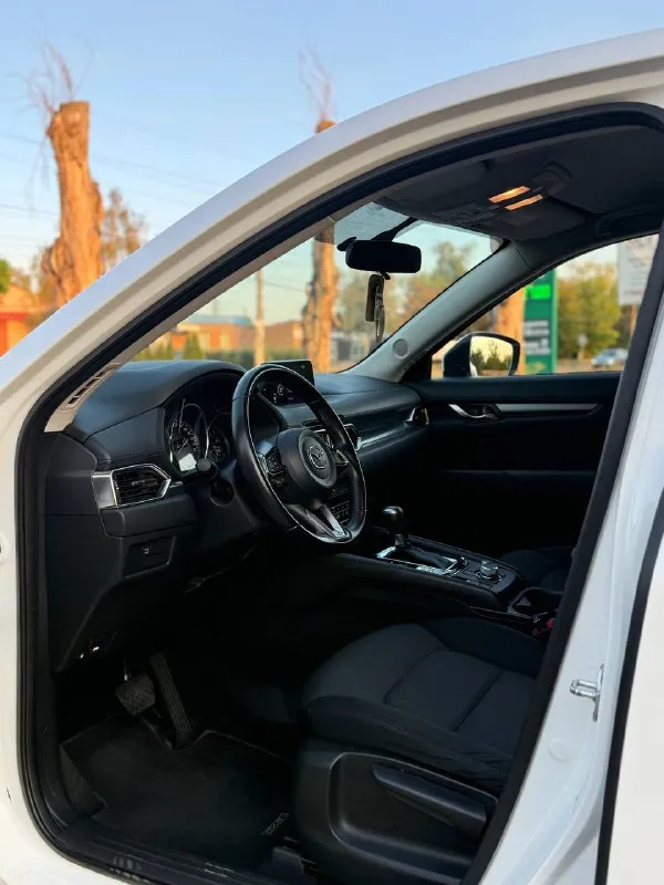 Mazda cx-5 2020 год выпуска, машина официальная, покупалась в офф дилере, не пригнанная, европа сборка, полная комплектация, состояние отличное, вложений никаких не требует, для более подробной информации звонить по номеру - +79495180296 - цена 2.550 или обмен - фотография - 7