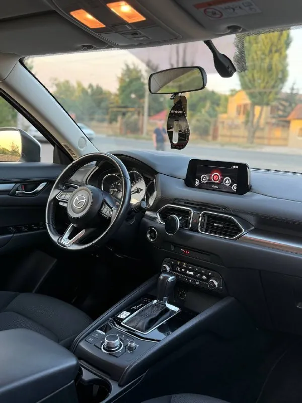 Mazda cx-5 2020 год выпуска, машина официальная, покупалась в офф дилере, не пригнанная, европа сборка, полная комплектация, состояние отличное, вложений никаких не требует, для более подробной информации звонить по номеру - +79495180296 - цена 2.550 или обмен - фотография - 8