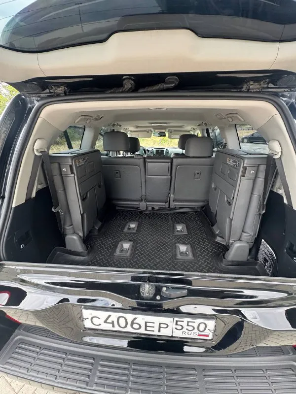 Toyota landcruiser 200, 2008 год, надежнейший 4.5 дизель, 235 сил (доналог✅), автомат, полный привод✅ реальный родной пробег всего 190 тыс км🔥 птс - оригинал, 3 владельца✅ хорошая автотека✅ всего 2,5 косметических окраса, ничего критичного (крыша и проемы - в родне)✅ мотор, акпп и подвеска - идеал✅ ни единой ошибки, весь обслужен от и до✅ рама, вин - отлично✅ ни рыжиков, ничего - отличный внешний вид✅ шикарное состояние и по салону✅ богатая комплектация (включая фаркоп, люк и третий ряд сидений) цена 3.300 млн торг🤑 телефон для связи +79493012414 - фотография - 8