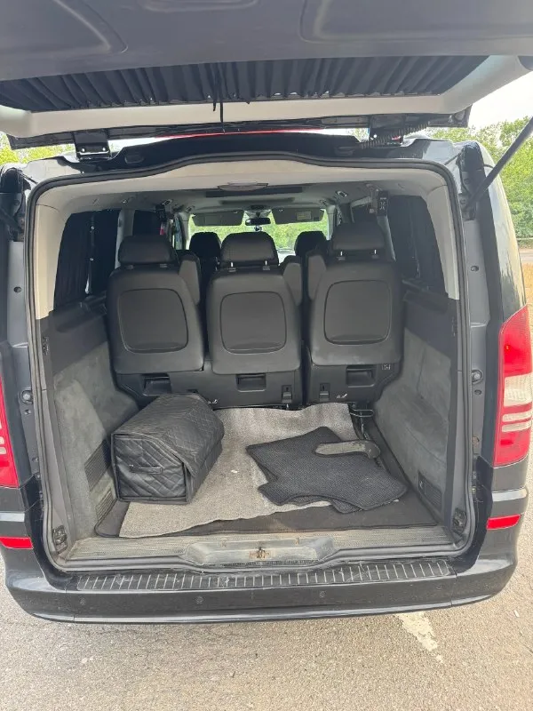 Срочная продажа продам mercedes виано 2012 года 2.2 турбо дизель, мотор ни грамма масла не кушает, работает отлично. коробка автомат, переключает плавно, без рывков пинков и прочего. ходовая обслужена. масло в моторе поменяно на 350 000 км, сейчас 352 000 км пробег. кузов не гнилой. салон не убитый, чистый аккуратный. парктроники передние и задние. камера заднего вида. хорошая музыка, андроид магнитофон. хороший свет в фарах. датчик дождя, подогрев сидений передних. машина достойная. цена 1.750🍋 +7949 742 46 50 📞 звоните: +7(949)7424650 - фотография - 6