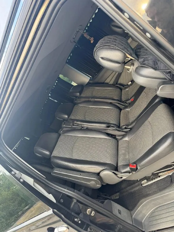 Срочная продажа продам mercedes виано 2012 года 2.2 турбо дизель, мотор ни грамма масла не кушает, работает отлично. коробка автомат, переключает плавно, без рывков пинков и прочего. ходовая обслужена. масло в моторе поменяно на 350 000 км, сейчас 352 000 км пробег. кузов не гнилой. салон не убитый, чистый аккуратный. парктроники передние и задние. камера заднего вида. хорошая музыка, андроид магнитофон. хороший свет в фарах. датчик дождя, подогрев сидений передних. машина достойная. цена 1.750🍋 +7949 742 46 50 📞 звоните: +7(949)7424650 - фотография - 7