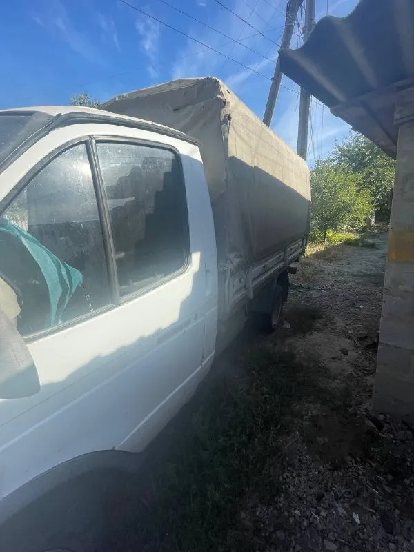 Продам газель 2001 г. в. с 2018 года в одних руках. рабочая лошадка. 3.0 литра. уаз. стоит метан. ав... - фотография