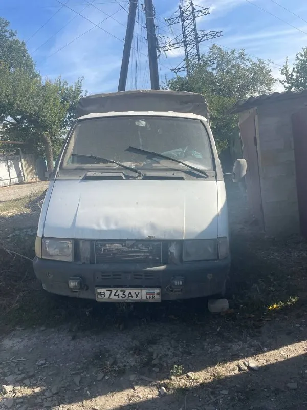 Продам газель 2001 г. в. с 2018 года в одних руках. рабочая лошадка. 3.0 литра. уаз. стоит метан. авто сейчас на мне на спец. учёте. хозяин в стаханове. с регистрацией проблем не будет. машина на ходу. заводится и едет. резина зимняя, почти новая. нужен акб. есть к чему приложить руки, но можно работать и так. авто стоит год без движения. продажа в связи с потерей здоровья. цена 300 т. р. +79591207512 константин 📞 звоните: +7(959)1207512 - фотография - 5