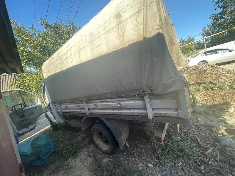 Продам газель 2001 г. в. с 2018 года в одних руках. рабочая лошадка. 3.0 литра. уаз. стоит метан. авто сейчас на мне на спец. учёте. хозяин в стаханове. с регистрацией проблем не будет. машина на ходу. заводится и едет. резина зимняя, почти новая. нужен акб. есть к чему приложить руки, но можно работать и так. авто стоит год без движения. продажа в связи с потерей здоровья. цена 300 т. р. +79591207512 константин 📞 звоните: +7(959)1207512 - фотография - 6