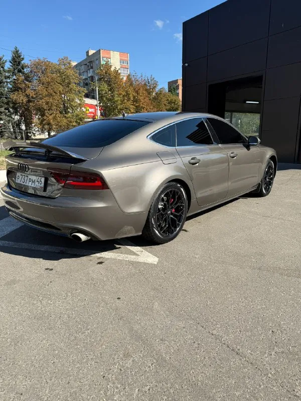 Продам свою машину, я хозяин по документам. audi а7 - 2.8 атмосферный двигатель не дымит ! все работает отлично. полное то с заменой ( ходовой части ! тормозной системы! ) новые титаны, новая резина! полный привод. цена 2000 🍋 донецк осмотр. машина не подведет не в чем! +79885874221 📞 звоните: +7(988)5874221 - фотография - 4
