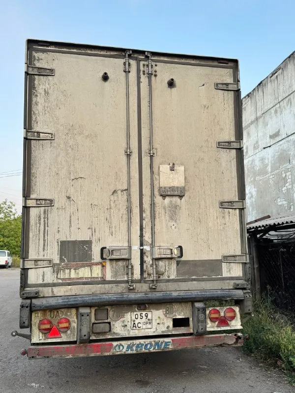 Продам renault магнум❗️целым или под разборку❗️ документы все в порядке, владелец ❗️ по всем вопросам звонить по номеру телефона: +7 (949) 314-40-51 📞 звоните: +7(949)3144051 - фотография - 4