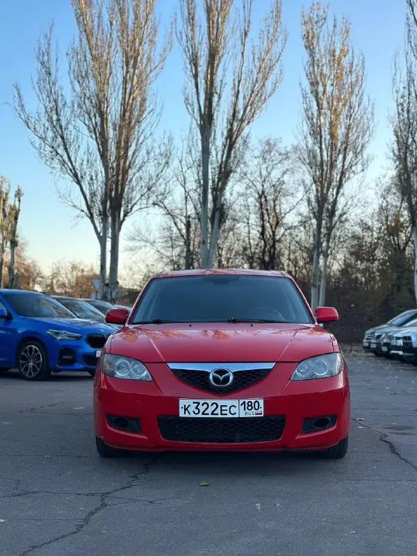 Продам мазда 3, 2007 г. , 1.6 бензин на автомате. пробег 210 тыс. , подтвержденный. по технике все хорошо, мотор тянет бодро, коробка переключает мягко. по кузову есть жизненные моменты, внутри все работает - климат, эл. стеклоподъмники, подогревы сидений. хорошая летняя резина, новый аккумулятор. по документам чистая, переоформление в мрэо без проблем. цена 490.000 руб, торг возле капота. посмотреть можно в центре донецка +79494522484 - фотография - 2