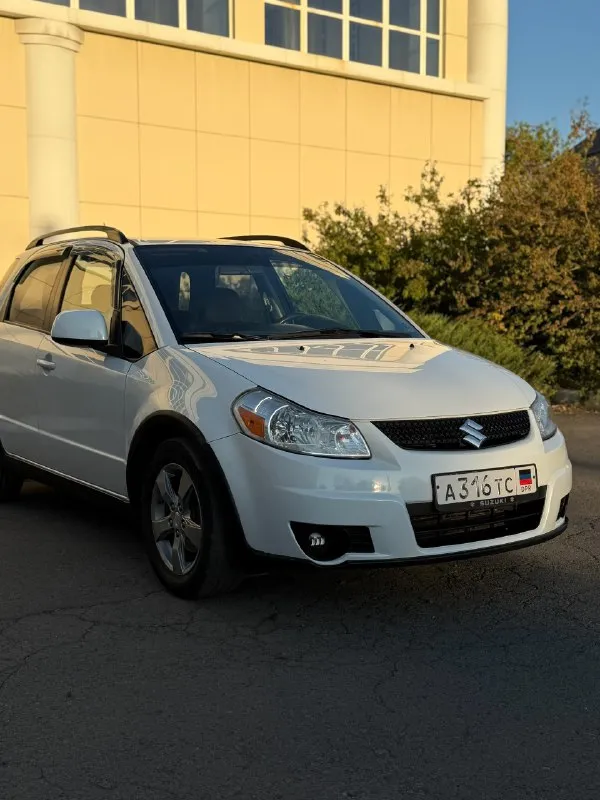 Продаю suzuki sx4 в хорошем техническом состоянии. машина ухоженная, ездила женщина, аккуратная эксплуатация. своевременно обслуживалась 📌 надёжный японский кроссовер — без наворотов, но всё нужное есть 📌 полный привод отлично справляется зимой и на грунтовках 📌 подвеска живая, коробка и мотор работают исправно 📌 чистый салон, без запахов 📌 птс оригинал, я собственник никаких вложений на ближайшее время — сел и поехал. отличный вариант для тех, кто ищет недорогой, но надёжный автомобиль. 💵 цена: 1.000.000₽ 📍 осмотр в городе торезе 📞 +79493459476 — отвечу на вопросы, покажу в удобное время 📞 звоните: +7(949)3459476 - фотография - 2