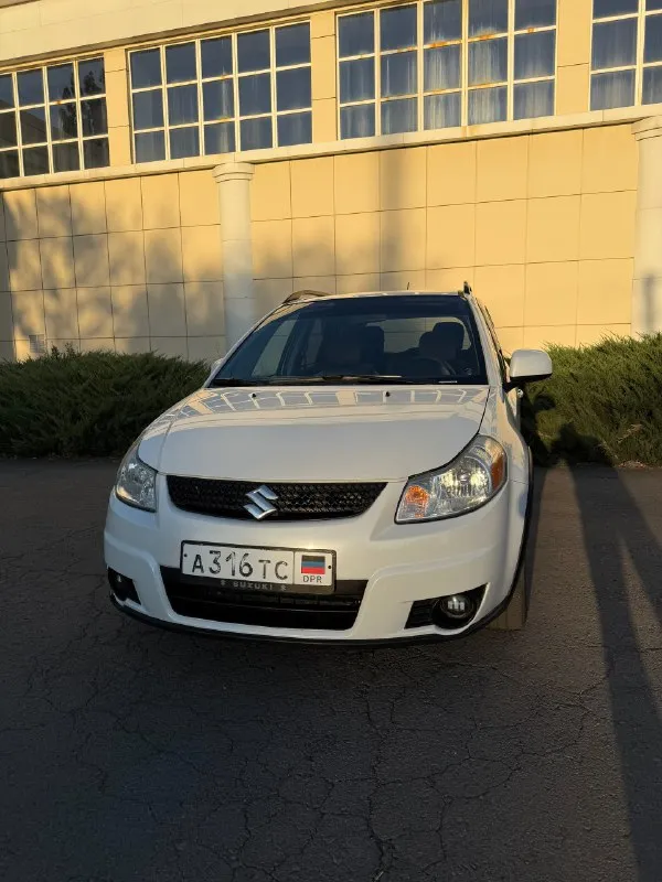 Продаю suzuki sx4 в хорошем техническом состоянии. машина ухоженная, ездила женщина, аккуратная эксплуатация. своевременно обслуживалась 📌 надёжный японский кроссовер — без наворотов, но всё нужное есть 📌 полный привод отлично справляется зимой и на грунтовках 📌 подвеска живая, коробка и мотор работают исправно 📌 чистый салон, без запахов 📌 птс оригинал, я собственник никаких вложений на ближайшее время — сел и поехал. отличный вариант для тех, кто ищет недорогой, но надёжный автомобиль. 💵 цена: 1.000.000₽ 📍 осмотр в городе торезе 📞 +79493459476 — отвечу на вопросы, покажу в удобное время 📞 звоните: +7(949)3459476 - фотография - 3
