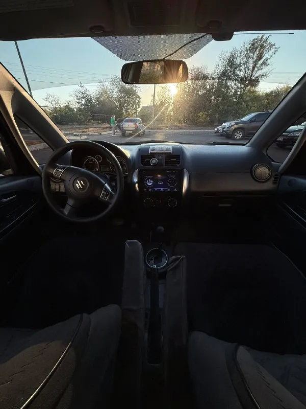 Продаю suzuki sx4 в хорошем техническом состоянии. машина ухоженная, ездила женщина, аккуратная эксплуатация. своевременно обслуживалась 📌 надёжный японский кроссовер — без наворотов, но всё нужное есть 📌 полный привод отлично справляется зимой и на грунтовках 📌 подвеска живая, коробка и мотор работают исправно 📌 чистый салон, без запахов 📌 птс оригинал, я собственник никаких вложений на ближайшее время — сел и поехал. отличный вариант для тех, кто ищет недорогой, но надёжный автомобиль. 💵 цена: 1.000.000₽ 📍 осмотр в городе торезе 📞 +79493459476 — отвечу на вопросы, покажу в удобное время 📞 звоните: +7(949)3459476 - фотография - 5