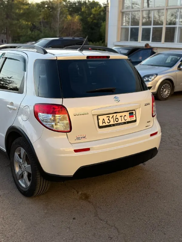 Продаю suzuki sx4 в хорошем техническом состоянии. машина ухоженная, ездила женщина, аккуратная эксплуатация. своевременно обслуживалась 📌 надёжный японский кроссовер — без наворотов, но всё нужное есть 📌 полный привод отлично справляется зимой и на грунтовках 📌 подвеска живая, коробка и мотор работают исправно 📌 чистый салон, без запахов 📌 птс оригинал, я собственник никаких вложений на ближайшее время — сел и поехал. отличный вариант для тех, кто ищет недорогой, но надёжный автомобиль. 💵 цена: 1.000.000₽ 📍 осмотр в городе торезе 📞 +79493459476 — отвечу на вопросы, покажу в удобное время 📞 звоните: +7(949)3459476 - фотография - 6