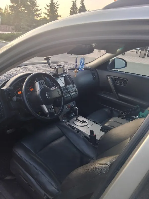 Продам infiniti fx35. 2003 год. машина в отличном состоянии, во владении почти 3 года. своевременное обслуживание в профильном сервисе, денег не жалели. обслуживание на оригинальных комплектующих, установлены новые тормозные диски и колодки brembo в круг. установлена новая рулевая рейка и радиатор, перебранная ходовая часть. масло менялось каждые 5 тысяч км, заливалось motul 8100 power. установлен газ пропан. стоят дорогие диски r20 и комплект новой летней резины. автомобиль полностью обслужен, абсолютно никаких вложений не требует. 989.000₽ +79591100215 📞 звоните: +7(959)1100215 - фотография - 6