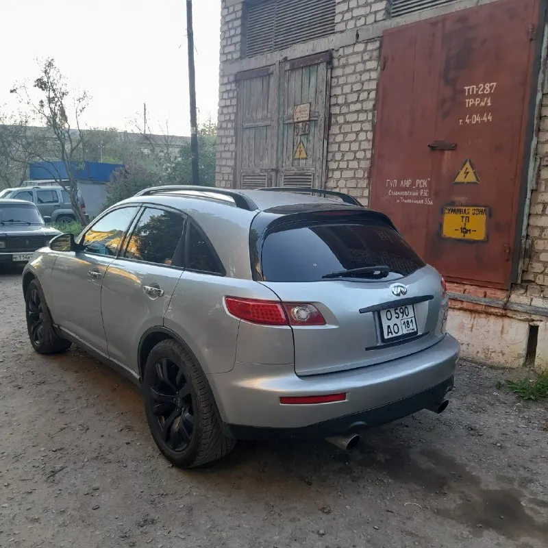 Продам infiniti fx35. 2003 год. машина в отличном состоянии, во владении почти 3 года. своевременное обслуживание в профильном сервисе, денег не жалели. обслуживание на оригинальных комплектующих, установлены новые тормозные диски и колодки brembo в круг. установлена новая рулевая рейка и радиатор, перебранная ходовая часть. масло менялось каждые 5 тысяч км, заливалось motul 8100 power. установлен газ пропан. стоят дорогие диски r20 и комплект новой летней резины. автомобиль полностью обслужен, абсолютно никаких вложений не требует. 989.000₽ +79591100215 📞 звоните: +7(959)1100215 - фотография - 7