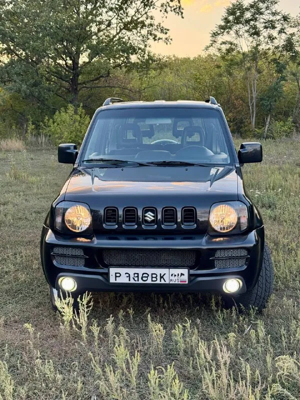Для ценителей🤘продам японский рамный вездеход suzuki jimny 2008 года в около идеальном состоянии. двигатель 1.3 16v цепной в паре с 5ст механикой, на полном приводе с неразрезными мостами и блокировками. родной пробег 169 тыс. кондиционер работает, электропакет с подогревами сидений. рама в идеале, vin в идеале. цена 780 тыс. тел. +7 📞 звоните: +7(949)3171508 - фотография - 2
