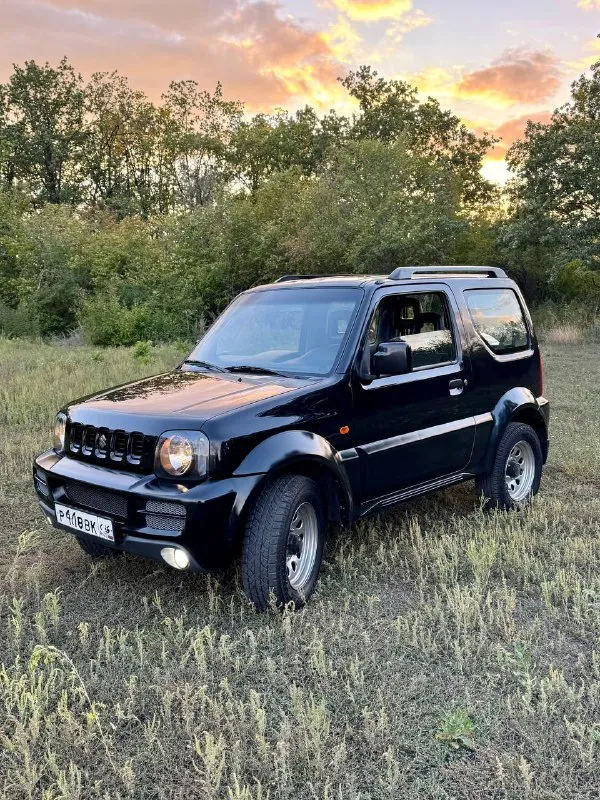 Для ценителей🤘продам японский рамный вездеход suzuki jimny 2008 года в около идеальном состоянии. двигатель 1.3 16v цепной в паре с 5ст механикой, на полном приводе с неразрезными мостами и блокировками. родной пробег 169 тыс. кондиционер работает, электропакет с подогревами сидений. рама в идеале, vin в идеале. цена 780 тыс. тел. +7 📞 звоните: +7(949)3171508 - фотография - 3