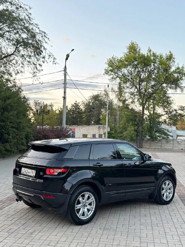 Range rover evoque 1.650.000🔥 таких цен в днр нет. 2014 год 2.2 дизель. 180.000 родного пробега машина после комплексного детейлинга! (химчистка-полировка) 2 ключа + брелок вебасты вся машина в заводском окрасе, кроме капота работает отлично радиаторы недавно мыли ! акпп работает отлично ходовая перебрана салон в отличном состоянии диски r 18 на новой резине мульти руль подогрев руля круиз контроль раздельный климат парктроники лобовое без трещин новый аккумулятор могу рассмотреть обмен (цена будет выше) макеевка +79496438443 📲 tg: @perekup_9999 📞 звоните: +7(949)6438443 - фотография - 6