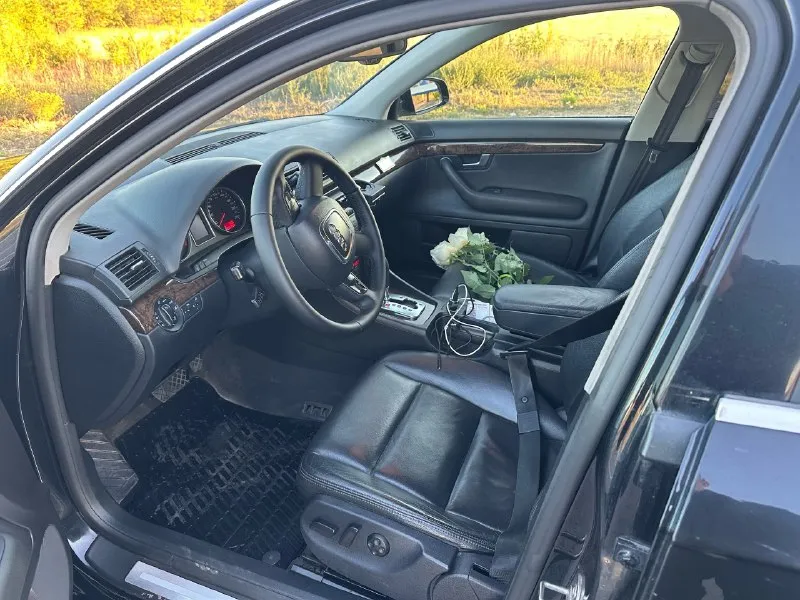 Audi а4 2007 года, пробег 239000 км. комплектация sline. кожаный салон, круиз контроль, климат контроль, датчики дождя и света, цена 800000₽ есть торг. с документами все в порядке, обращаться по номеру +79590353738 или в личку 📞 звоните: +7(959)0353738 - фотография - 10