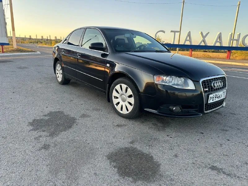 Audi а4 2007 года, пробег 239000 км. комплектация sline. кожаный салон, круиз контроль, климат контроль, датчики дождя и света, цена 800000₽ есть торг. с документами все в порядке, обращаться по номеру +79590353738 или в личку 📞 звоните: +7(959)0353738 - фотография - 5