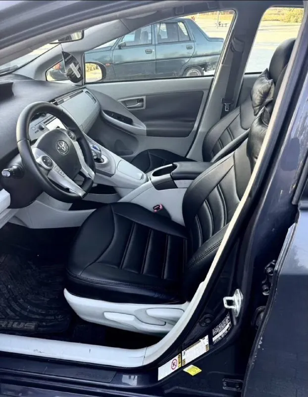 Срочно toyota prius 30 рестайлинг 113000миль пробег надежный авто ! цена за срочность 930 000 +79493002039 📲 tg: сергей 📞 звоните: +7(949)3002039 - фотография - 7