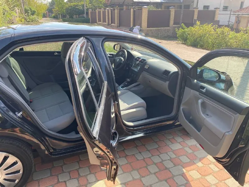Volkswagen jetta
Сборка германия, без дтп
2008 Год, пробег 191 тыс.
Все стёкла с лобовым родные
Двигатель 1.6l, работает идеально
Акпп 6-ступеней, не пинает и т. П
Комплектация:
-Климат 2 зоны
-Подушки безопасности
-Подогрев передних сидений
-Усилитель руля
-Бортовой компьютер
-Круиз, abs, ebd, bas, esp, tcs
-Датчик света и дождя
-Полный электропакет
-Электропривод и обогрев зеркал
-Подогрев форсунок омывателя
-Обогрев переднего/заднего стекл
-Омыватель фар, противотуманки
-Цз, сигнализация, иммобилайзер
-Родное аудио, 8 динамиков
-Два комплекта ключей
-Два комплекта резины
-Два комплекта ковриков
Ходовая обслужена, салон целый
По дну и под капотом завод
Сервисная книжка, официал
Цена 849тыс. Торг
Осмотр донецк +79494159017 - фотография - 6