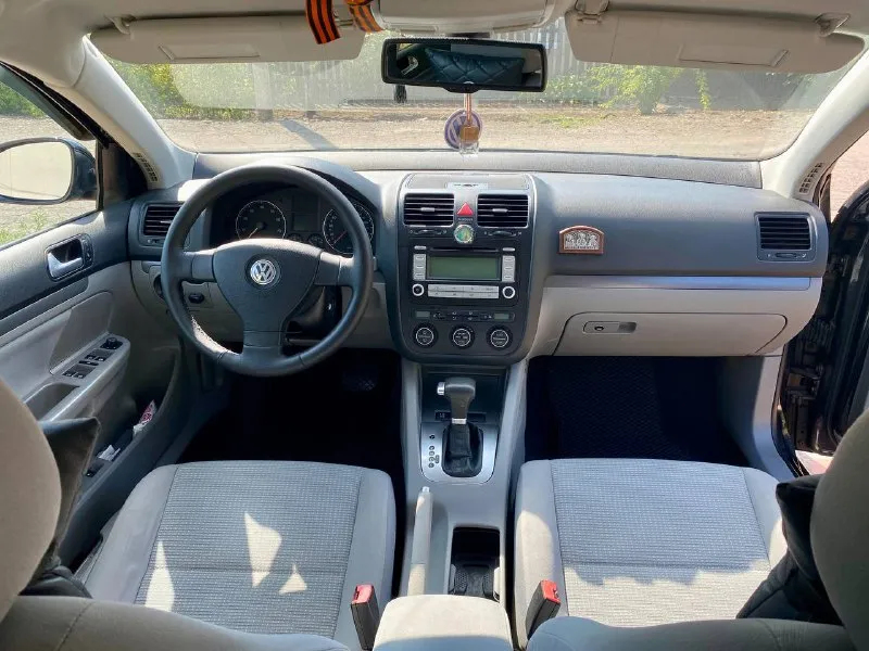 Volkswagen jetta
Сборка германия, без дтп
2008 Год, пробег 191 тыс.
Все стёкла с лобовым родные
Двигатель 1.6l, работает идеально
Акпп 6-ступеней, не пинает и т. П
Комплектация:
-Климат 2 зоны
-Подушки безопасности
-Подогрев передних сидений
-Усилитель руля
-Бортовой компьютер
-Круиз, abs, ebd, bas, esp, tcs
-Датчик света и дождя
-Полный электропакет
-Электропривод и обогрев зеркал
-Подогрев форсунок омывателя
-Обогрев переднего/заднего стекл
-Омыватель фар, противотуманки
-Цз, сигнализация, иммобилайзер
-Родное аудио, 8 динамиков
-Два комплекта ключей
-Два комплекта резины
-Два комплекта ковриков
Ходовая обслужена, салон целый
По дну и под капотом завод
Сервисная книжка, официал
Цена 849тыс. Торг
Осмотр донецк +79494159017 - фотография - 7