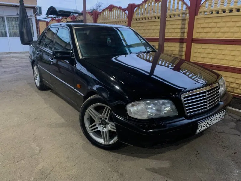 Срочная продажа mercedes с класс w202 1998г. в хорошем состояние двигатель коробка в отличном состоя... - фотография