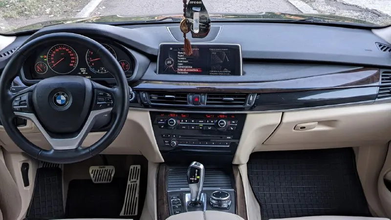 📢 продам bmw x5 f15 не бит не крашен 100%💥💥 можно и вкредит возможен обмен как у всех на обмен дороже цена 2🍋200тр 🔹год 2014 🔹двигатель 5.0 битурбо бенз. на500лс 🔹коробка: автомат 🔹учёт рф я хозяин любое оформление 🔹️пробег:157т. км цена 2🍋200тр торг звоните 🔹авто в хорошем состоянии не бита не крашена 100% ходовка супер двигатель и кпп работают отлично, кузов в идеальном состоянии, музыка, дачики мертвых зон, дачик света, дачик дождя, сигнализация, эл стеклоподъёмники и сидения ломайки сидения с обогрев додяжки дверей лазерные фары обогрев руля климат и мног всего т. д 🔹телефон :+79497396813(телеграм +7947396813) вацап +380714978907) 📲 tg: ваня костенко 📞 звоните: +7(949)7396813 - фотография - 8