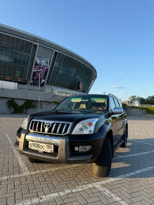 ☄️продажа toyota land cruiser prado 120, 4.0 (249 л. с.), 2006 г. в. — от собственника. особенности: ✅арабская версия автомобиля, приобреталась под заказ у официального дилера в донецке; ✅первый и единственный владелец с момента покупки; ✅родной пробег 275т; ✅без окрасов и дтп; ✅бензобак 180л; ✅третий ряд сидений; ✅усиленный фаркоп; 🔥богатая комплектация с кожаным салоном, электроприводами сидений, люком, климат-контролем, круиз контролем, датчиком дождя, системой стабилизации, бортовым компьютером, задними и передними парктрониками, и т. д; ✅установлена внештатная сигнализация; ✅установлена android мультимедиа с качественной камерой заднего вида; ✅гаражное хранение с момента покупки по сегодняшний день; 🛞комплект зимней резины; ⚙️5000км назад сделано полное то, заменено масло в ☝️автомобиль не видел газа. характеристики: * самый надежный двигатель v6 4.0 л, 249 л. с; * простой и надежный автомат aisin a750f; * полный привод с 3 режимами работы трансмиссии, блокировк 📞 звоните: +7(949)4195334 - фотография - 2