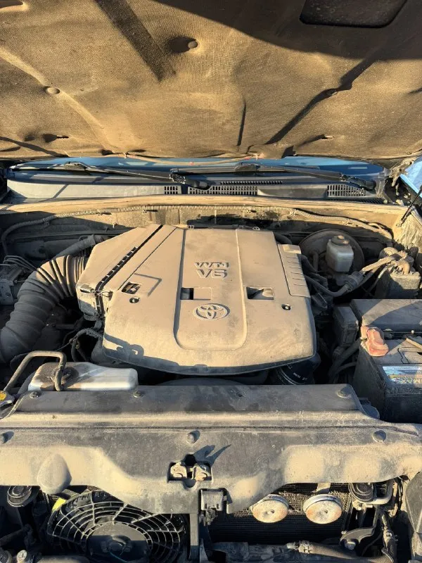 ☄️продажа toyota land cruiser prado 120, 4.0 (249 л. с.), 2006 г. в. — от собственника. особенности: ✅арабская версия автомобиля, приобреталась под заказ у официального дилера в донецке; ✅первый и единственный владелец с момента покупки; ✅родной пробег 275т; ✅без окрасов и дтп; ✅бензобак 180л; ✅третий ряд сидений; ✅усиленный фаркоп; 🔥богатая комплектация с кожаным салоном, электроприводами сидений, люком, климат-контролем, круиз контролем, датчиком дождя, системой стабилизации, бортовым компьютером, задними и передними парктрониками, и т. д; ✅установлена внештатная сигнализация; ✅установлена android мультимедиа с качественной камерой заднего вида; ✅гаражное хранение с момента покупки по сегодняшний день; 🛞комплект зимней резины; ⚙️5000км назад сделано полное то, заменено масло в ☝️автомобиль не видел газа. характеристики: * самый надежный двигатель v6 4.0 л, 249 л. с; * простой и надежный автомат aisin a750f; * полный привод с 3 режимами работы трансмиссии, блокировк 📞 звоните: +7(949)4195334 - фотография - 7