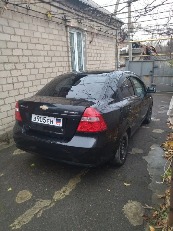 Продам chevrolet aveo, 2007 г. в. установлено (метан). установлен ксенон. электрозеркала с подогревом. передние стеклоподъёмники, с доводчиками. пробег 132 т. км. имеются повреждения кузова (после обстрела). цена 500 т. руб. торг. тел. +79493017630. 📲 tg: алексей 📞 звоните: +7(949)3017630 - фотография - 2
