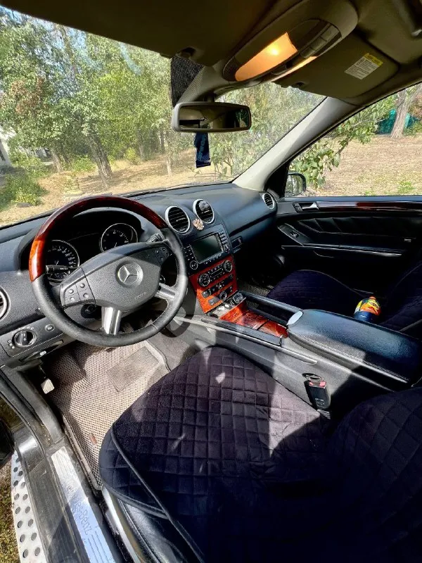 Mercedes ml 350 - 3.5 бензин коробка - автомат пробег - 272 тысячи (родной) цена - 1.050000 на пневме комплектация предмаксимальная. - люк - подогрев сидений - зеркала amg - электрическая регулировка руля - электрорегулировка сидений водитель/ пассажир + память - черный кожаный салон - 2-х зонный климат контроль - электро багажник состояние авто на фото, кузовных дефектов, ржавчины нет. в отличном состоянии, гильзован. проверки приветствуются. ходовая часть обслужена. список замен всех запчастей и расходников предоставляем. готовы на любые проверки, за ваш счет. территориально макеевка. +79495120792 📞 звоните: +7(949)5120792 - фотография - 10