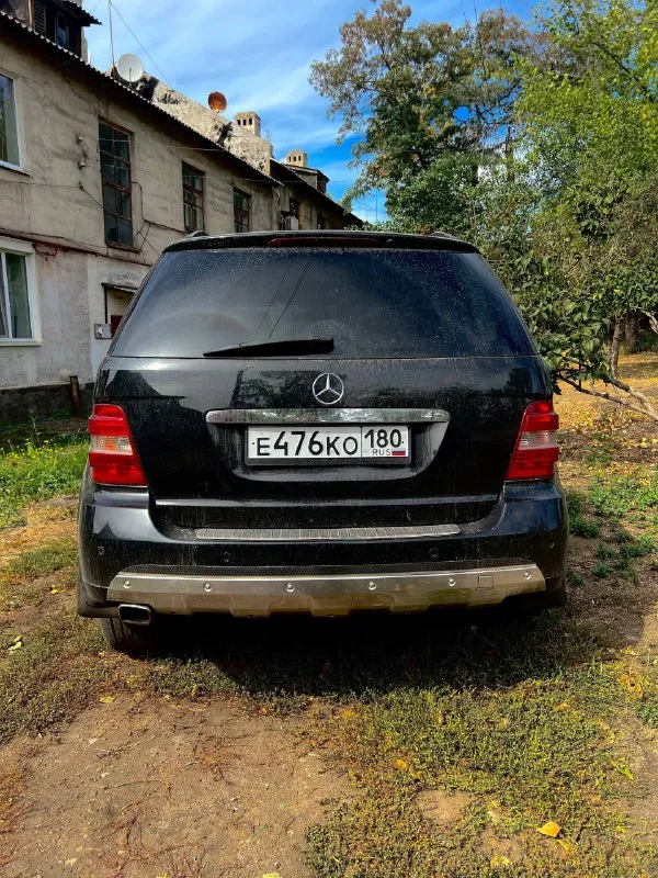 Mercedes ml 350 - 3.5 бензин коробка - автомат пробег - 272 тысячи (родной) цена - 1.050000 на пневме комплектация предмаксимальная. - люк - подогрев сидений - зеркала amg - электрическая регулировка руля - электрорегулировка сидений водитель/ пассажир + память - черный кожаный салон - 2-х зонный климат контроль - электро багажник состояние авто на фото, кузовных дефектов, ржавчины нет. в отличном состоянии, гильзован. проверки приветствуются. ходовая часть обслужена. список замен всех запчастей и расходников предоставляем. готовы на любые проверки, за ваш счет. территориально макеевка. +79495120792 📞 звоните: +7(949)5120792 - фотография - 5