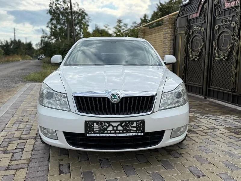 Продам авто в хорошем состоянии без дтп кузов в оригинале оригинальный небольшой пробег подтверждённый авто текой автомобиль полностью весь обслужен салон также находится в отличном состоянии в хорошей комплектации двухзонный климат контроль датчик дождя датчик света круизконтроль установлены оригинальные 16 диски повторюсь автомобиль без дтп. остальные все вопросы по телефону 🚗марка шкода октавия ⚙мотор 1.6 бензин 📦коробка механика 🏃🏻‍♂‍➡пробег 169 тысяч км 📅год выпуска 2010 💶цена 980 тысяч рублей ☎тел + 79497257498 - фотография - 3