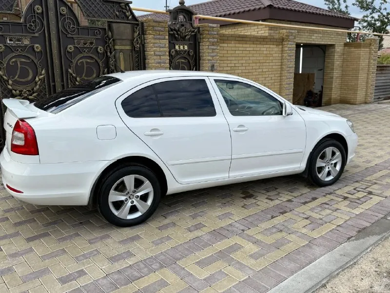 Продам авто в хорошем состоянии без дтп кузов в оригинале оригинальный небольшой пробег подтверждённый авто текой автомобиль полностью весь обслужен салон также находится в отличном состоянии в хорошей комплектации двухзонный климат контроль датчик дождя датчик света круизконтроль установлены оригинальные 16 диски повторюсь автомобиль без дтп. остальные все вопросы по телефону 🚗марка шкода октавия ⚙мотор 1.6 бензин 📦коробка механика 🏃🏻‍♂‍➡пробег 169 тысяч км 📅год выпуска 2010 💶цена 980 тысяч рублей ☎тел + 79497257498 - фотография - 6