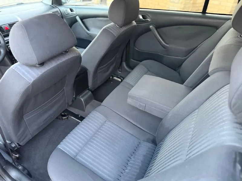 Продам skoda octavia тур универсал с легендарным мотором 1.9 дизель 6 ступенчатая коробка механика автомобиль в отличном состоянии весь родной краски за исключением двух деталей с родным пробегом машина была куплена новой в автосалоне один собственник комплектация элеганс все вопросы по телефону 🚗марка шкода октавия ⚙мотор 1.9 дизель 🏃🏾‍♂‍➡пробег 270 тысяч км 📦коробка механика 6 ст 📅год выпуска 2004 💶цена 560 тысяч рублей ☎тел +79497257498 - фотография - 8