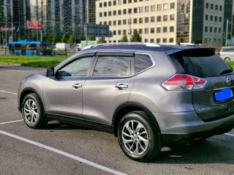 Nissan x-trail 2016. г. в. двигатель атмосферный 2.5 л! вариатор. полный привод! 170 тыс км. самая жирная комплектация для данной модели: — панорама — старт стоп — камеры 360 — слепые зоны — подогревы сидений и лобового стекла — эл привод сидений и зеркал — бесключевой доступ — двухзонный климат контроль и многое другое. все работает как положено. машина очень ухожена. на свой пробег не выглядит))) приезжайте и убедитесь в этом сами) выехала из салона 26 декабря! фактическая эксплуатация с 2017 года. официальная! один владелец с момента покупки! полностью в родной краске!!! без дтп! любые проверки с вашей стороны приветствуются. из недавнего: большое то с заменой всех тех жидкостей. вложений не требует! заказ наряды в наличии. юридически чистая. два ключа в комплекте. автомобиль в донецке. цена 1 650 000 ₽ тел: + 79491452569 вадим. - фотография - 2